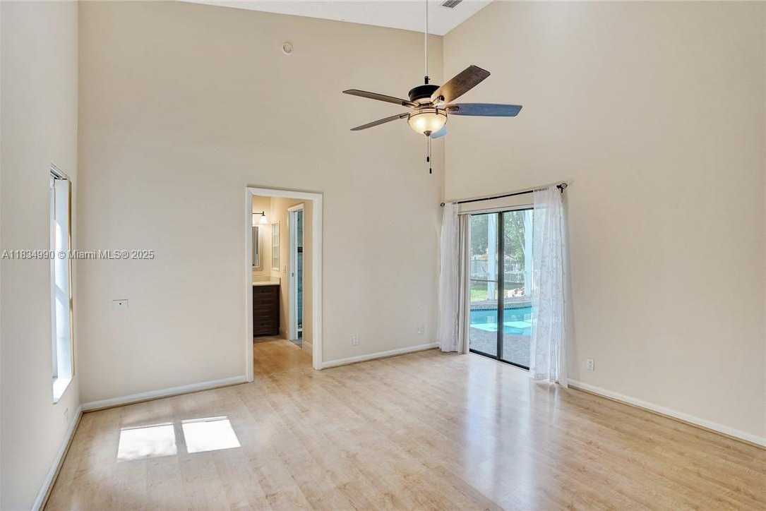 Small Image of 9940 SOUTH WEST 4TH ST, Plantation Number 23
