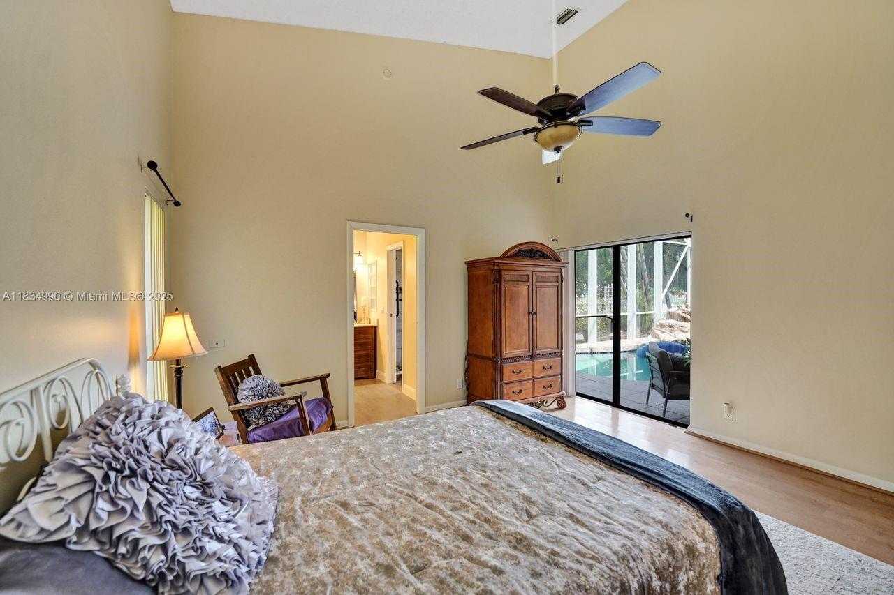 Small Image of 9940 SOUTH WEST 4TH ST, Plantation Number 24