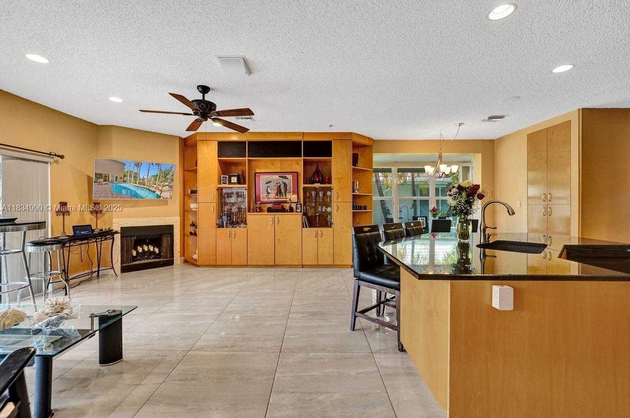 Small Image of 9940 SOUTH WEST 4TH ST, Plantation Number 5