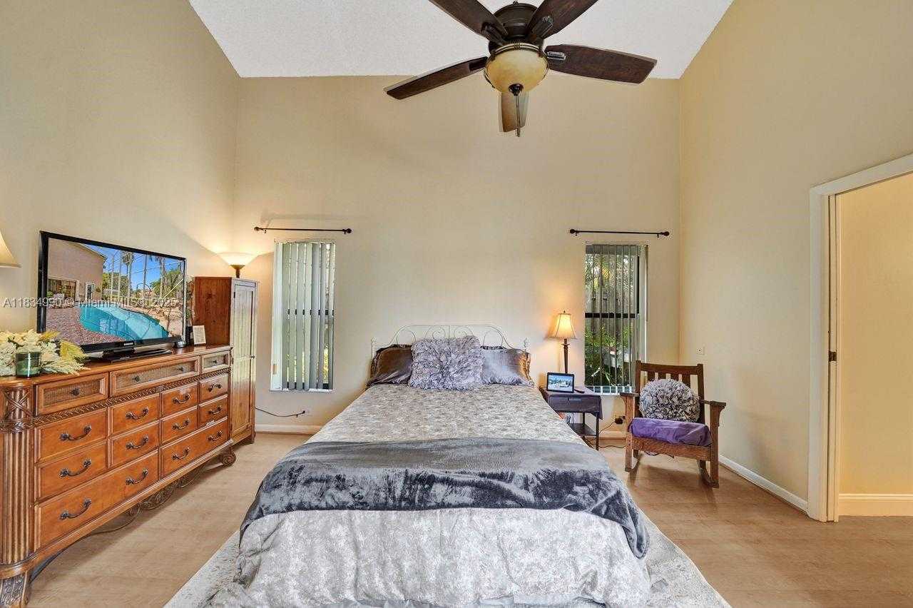 Small Image of 9940 SOUTH WEST 4TH ST, Plantation Number 66