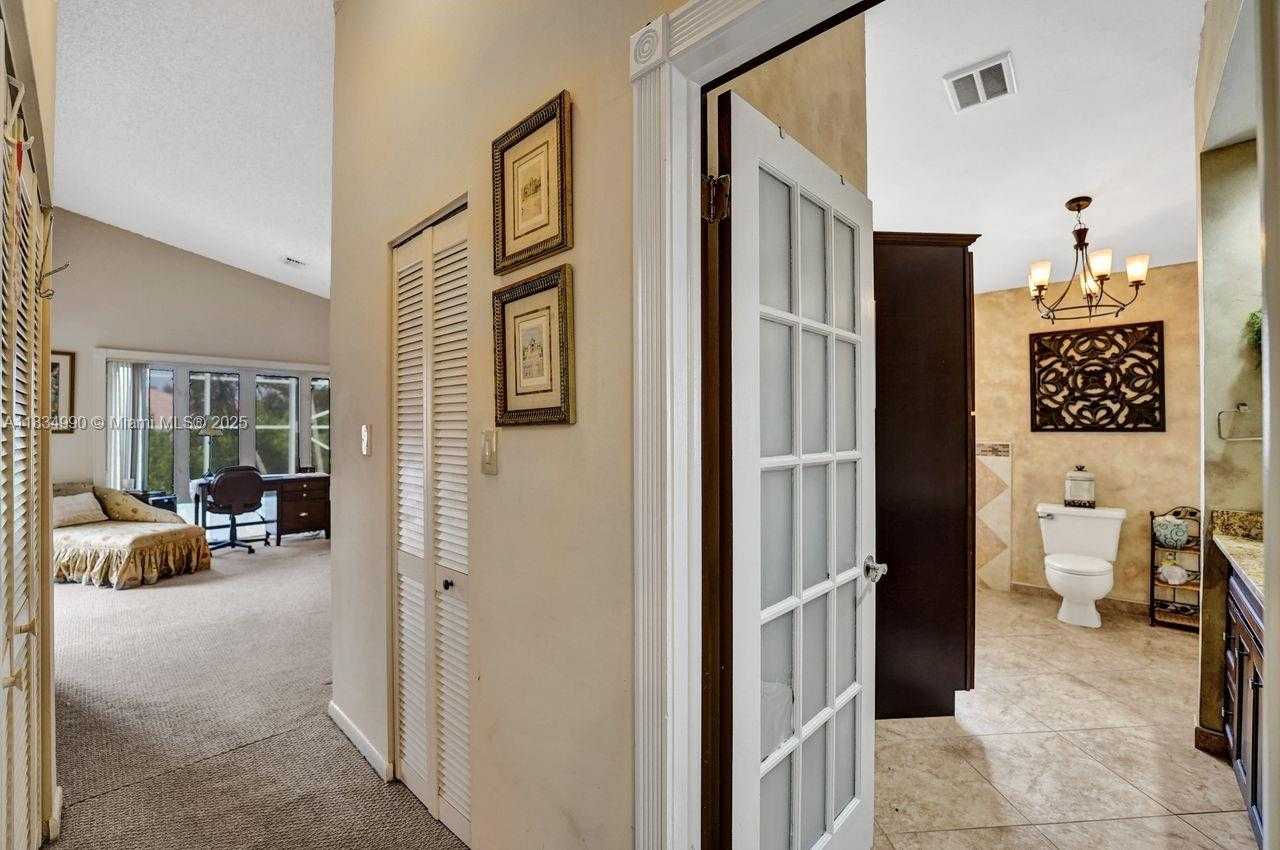 Small Image of 9940 SOUTH WEST 4TH ST, Plantation Number 70