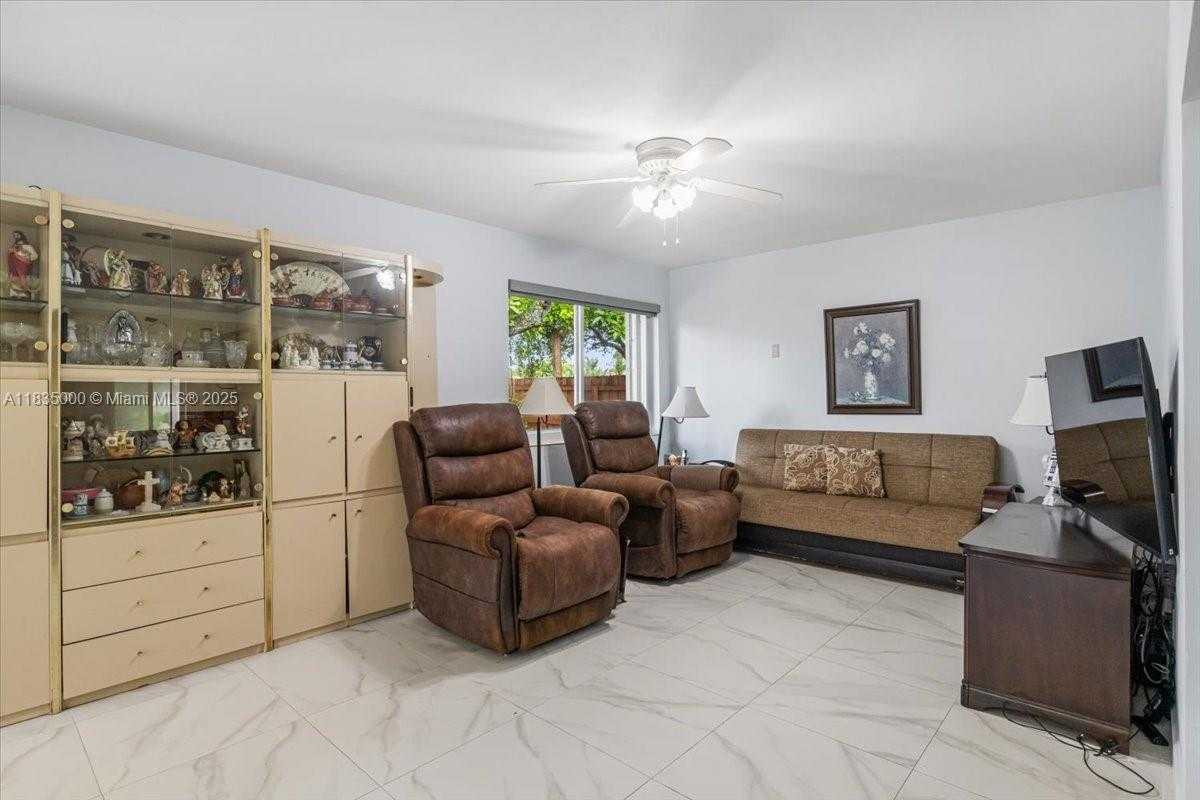 Small Image of 14181 LEANING PINE DR, Miami Lakes Number 10