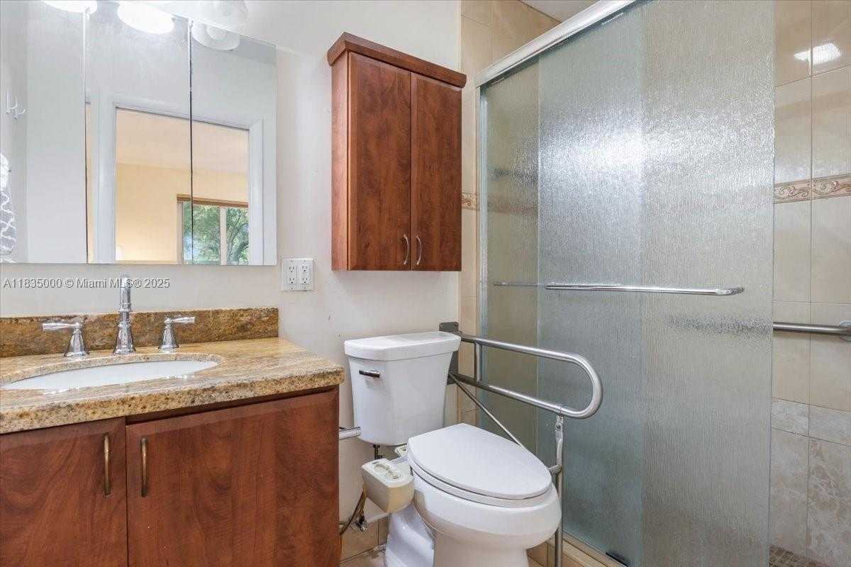 Small Image of 14181 LEANING PINE DR, Miami Lakes Number 13