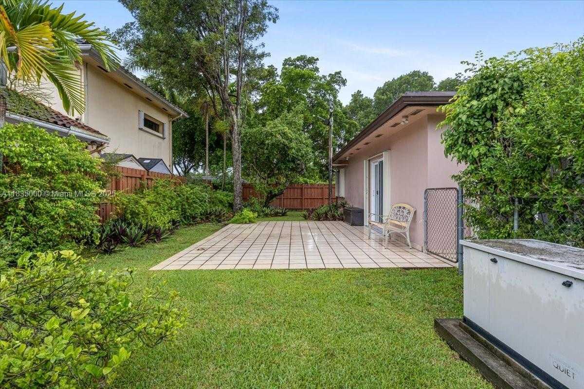 Small Image of 14181 LEANING PINE DR, Miami Lakes Number 19