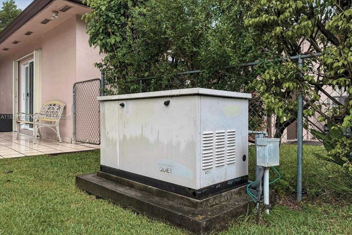 Small Image of 14181 LEANING PINE DR, Miami Lakes Number 22