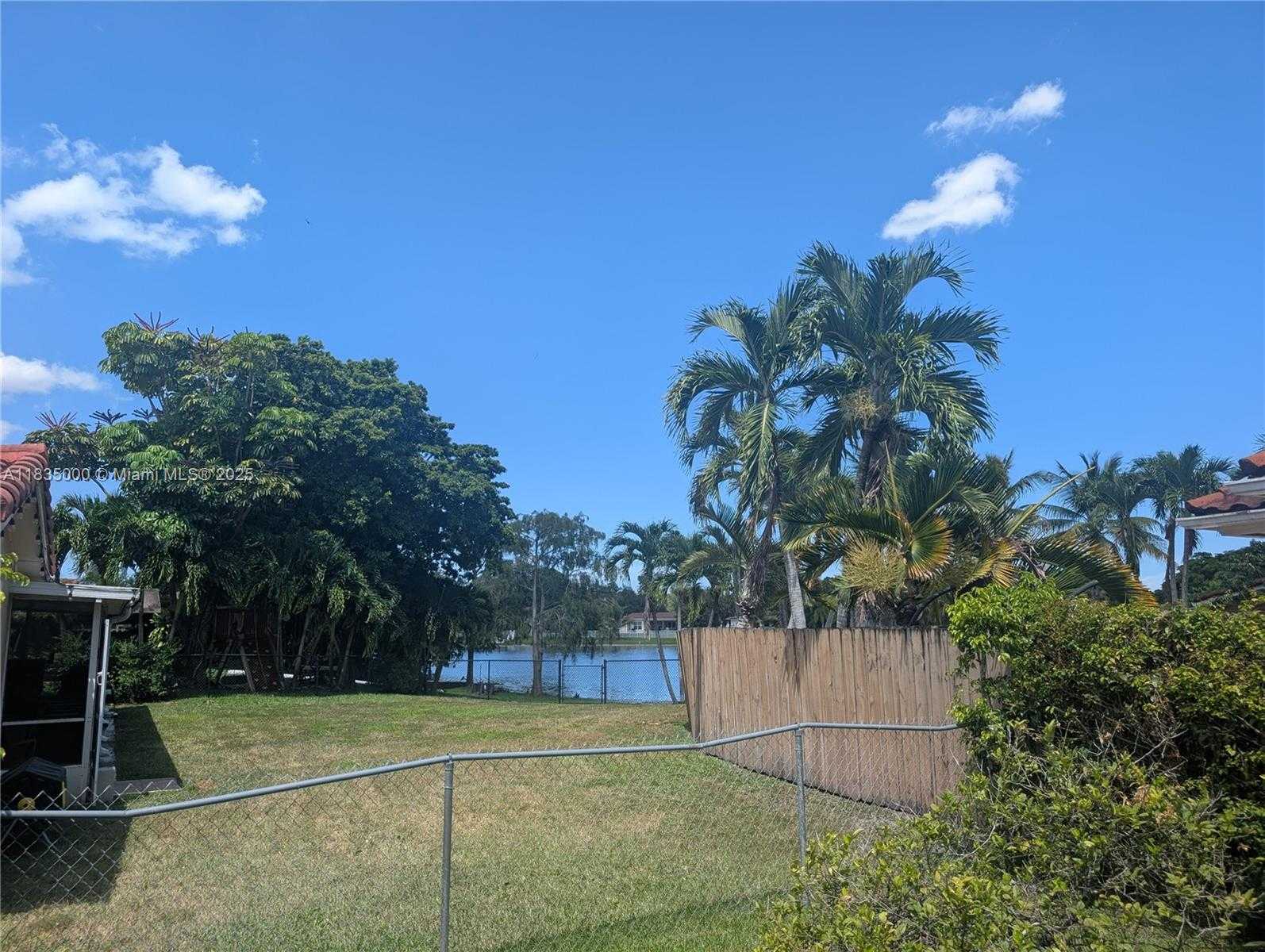 Small Image of 14181 LEANING PINE DR, Miami Lakes Number 38