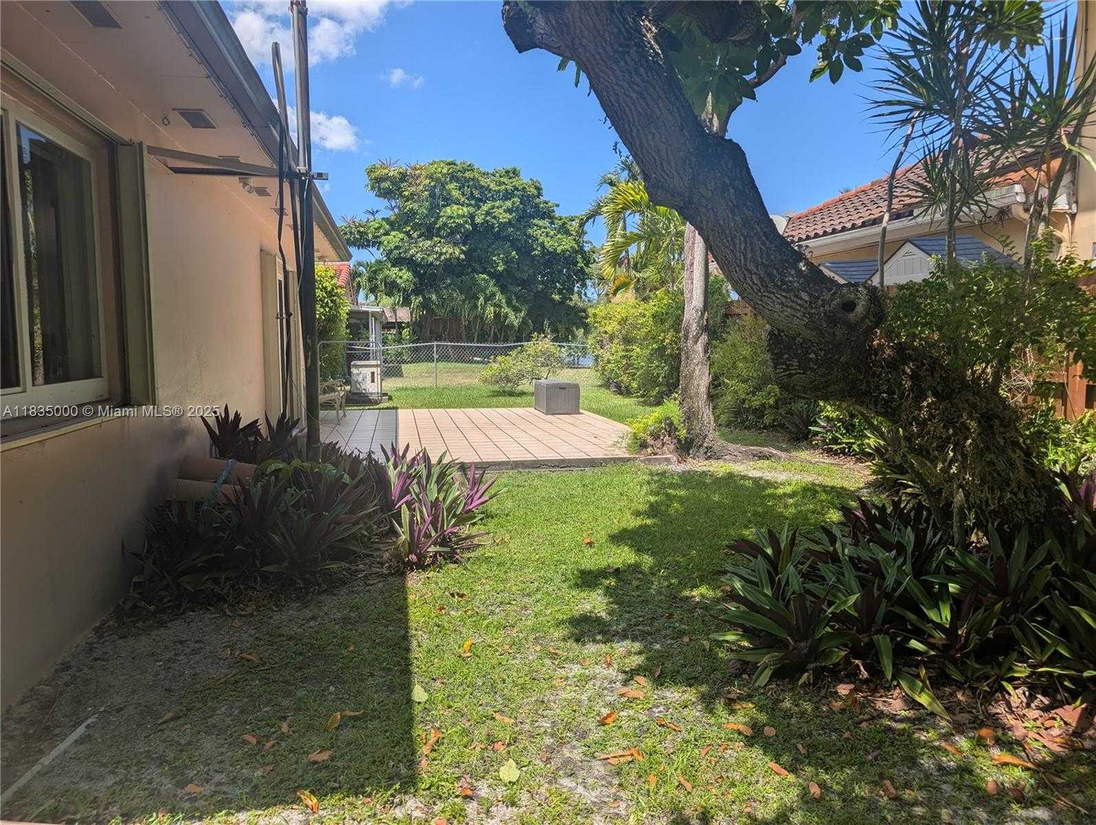 Small Image of 14181 LEANING PINE DR, Miami Lakes Number 40