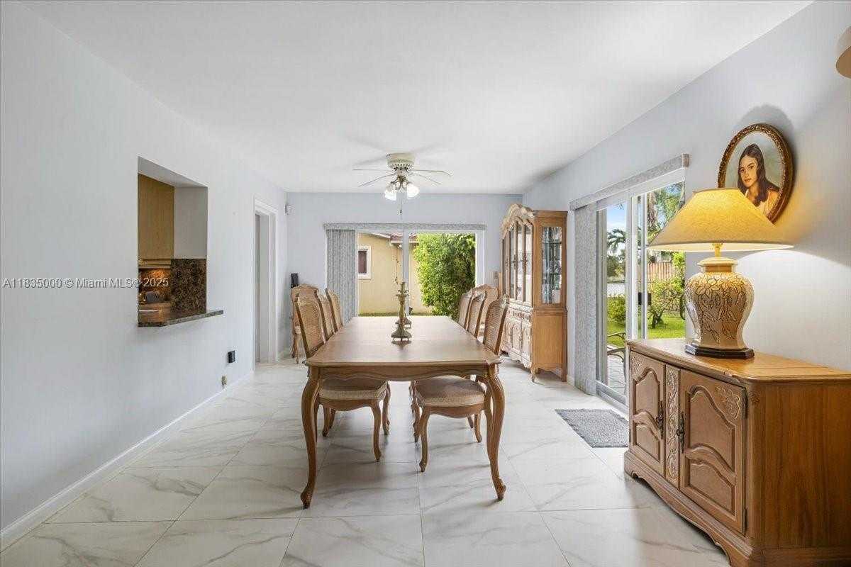 Small Image of 14181 LEANING PINE DR, Miami Lakes Number 8