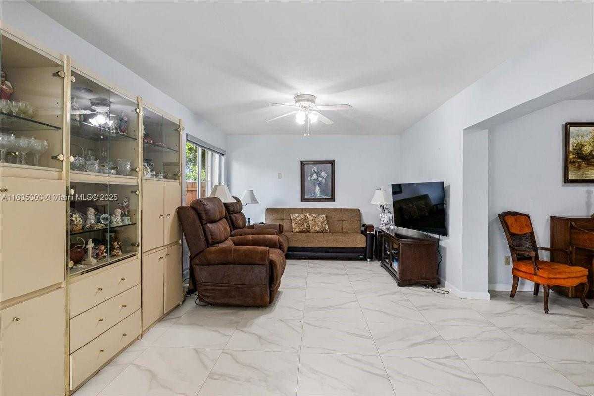 Small Image of 14181 LEANING PINE DR, Miami Lakes Number 9