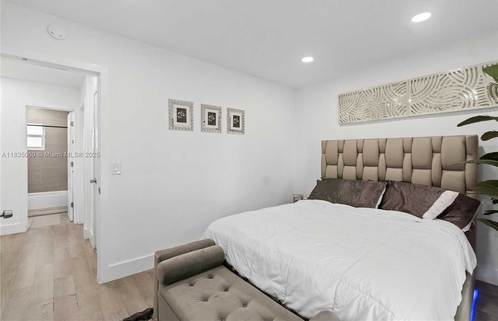 Small Image of 2418 NORTH WEST 52ND ST, Tamarac Number 10