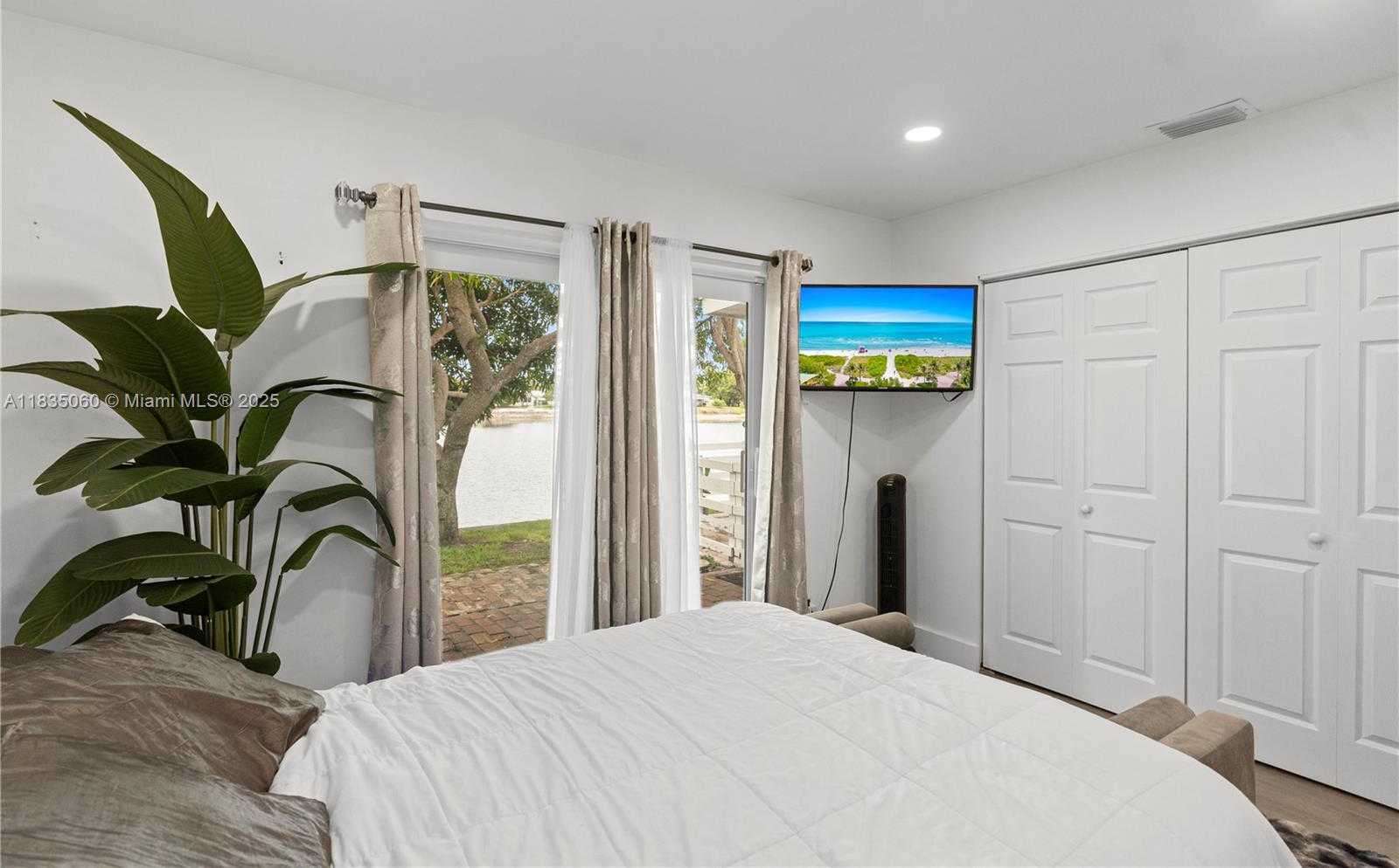 Small Image of 2418 NORTH WEST 52ND ST, Tamarac Number 11