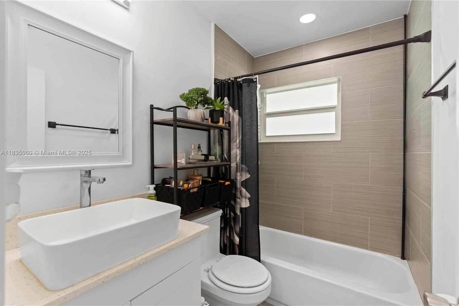Small Image of 2418 NORTH WEST 52ND ST, Tamarac Number 12