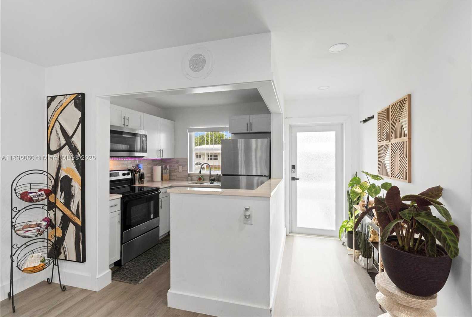 Small Image of 2418 NORTH WEST 52ND ST, Tamarac Number 7