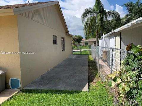 Small Image of 12600 SOUTH WEST 10TH CT, Davie Number 16