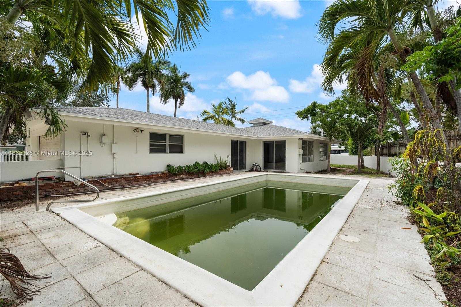 Small Image of 1101 CORDOVA RD, Fort Lauderdale Number 11