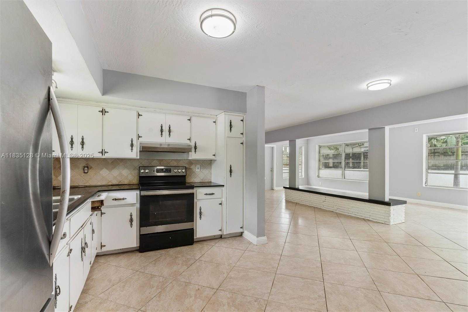 Small Image of 1101 CORDOVA RD, Fort Lauderdale Number 16