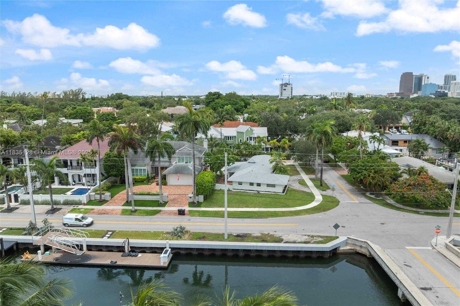 Small Image of 1101 CORDOVA RD, Fort Lauderdale Number 17