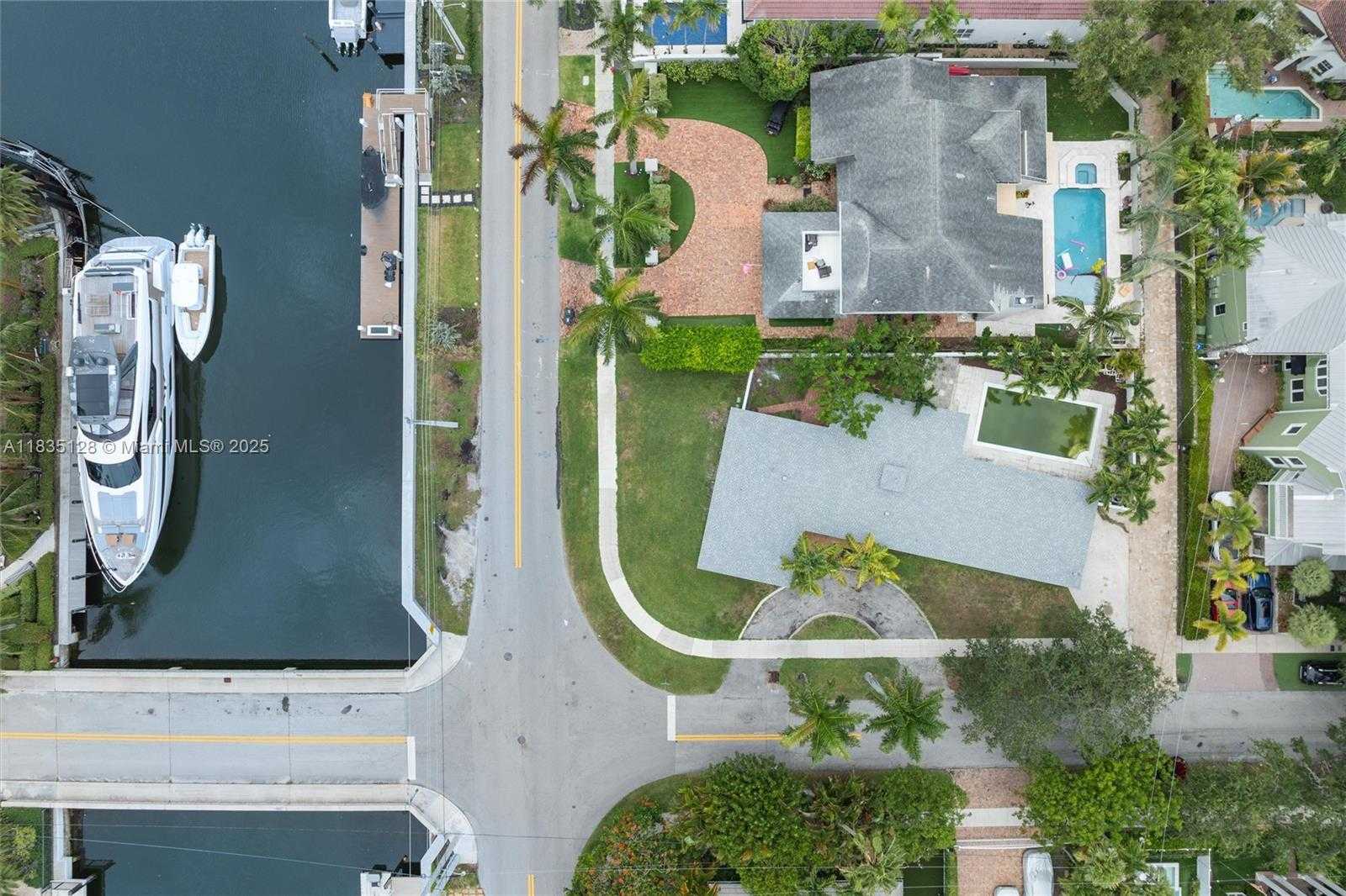 Small Image of 1101 CORDOVA RD, Fort Lauderdale Number 18
