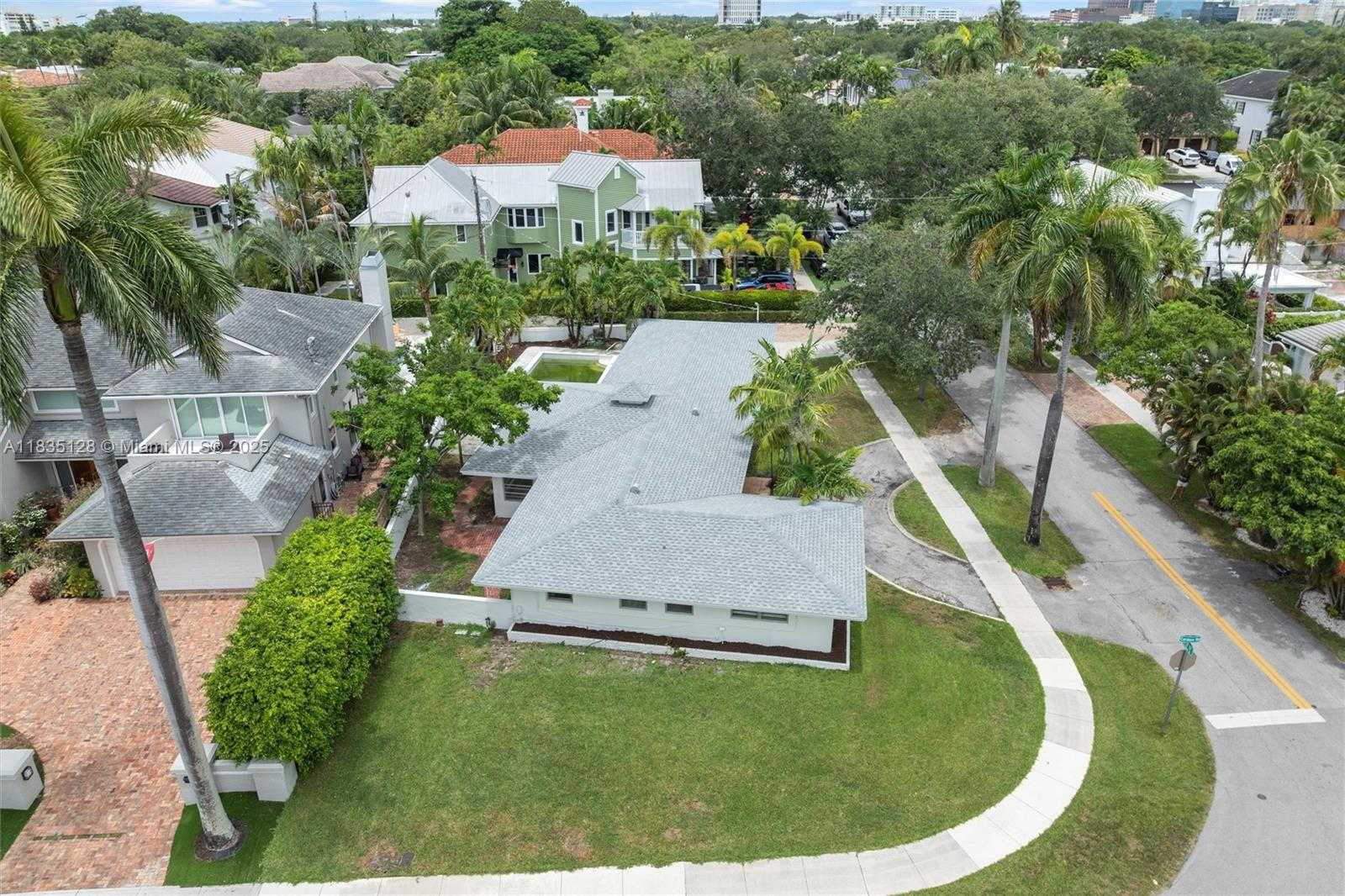 Small Image of 1101 CORDOVA RD, Fort Lauderdale Number 7