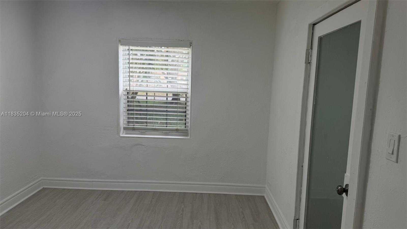 Small Image of 16221 EAST BUNCHE PARK DR, Miami Gardens Number 19