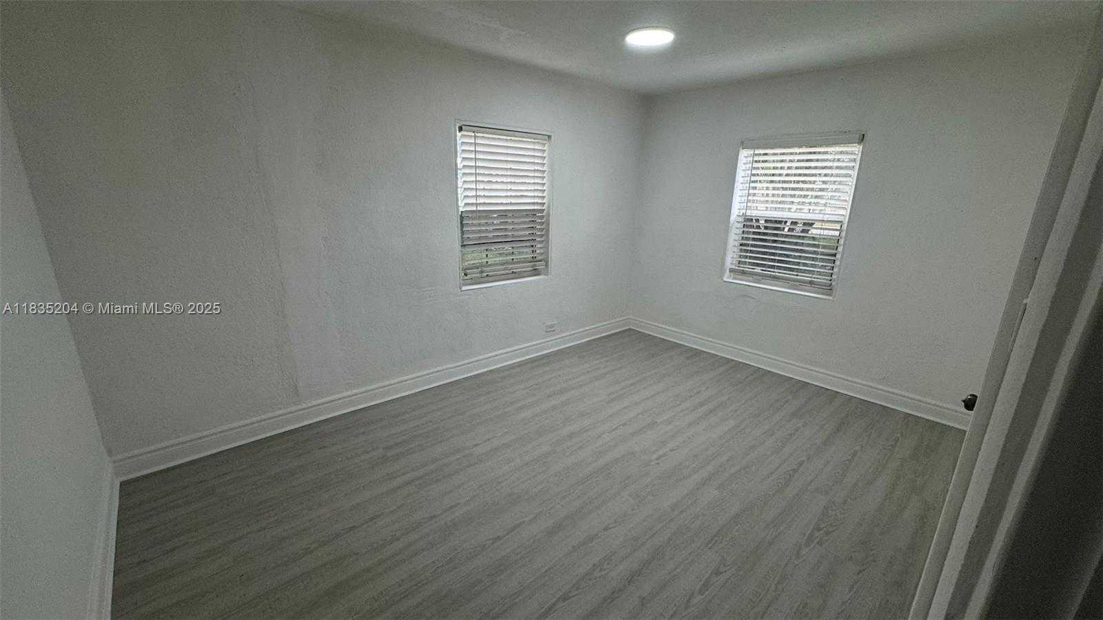 Small Image of 16221 EAST BUNCHE PARK DR, Miami Gardens Number 22