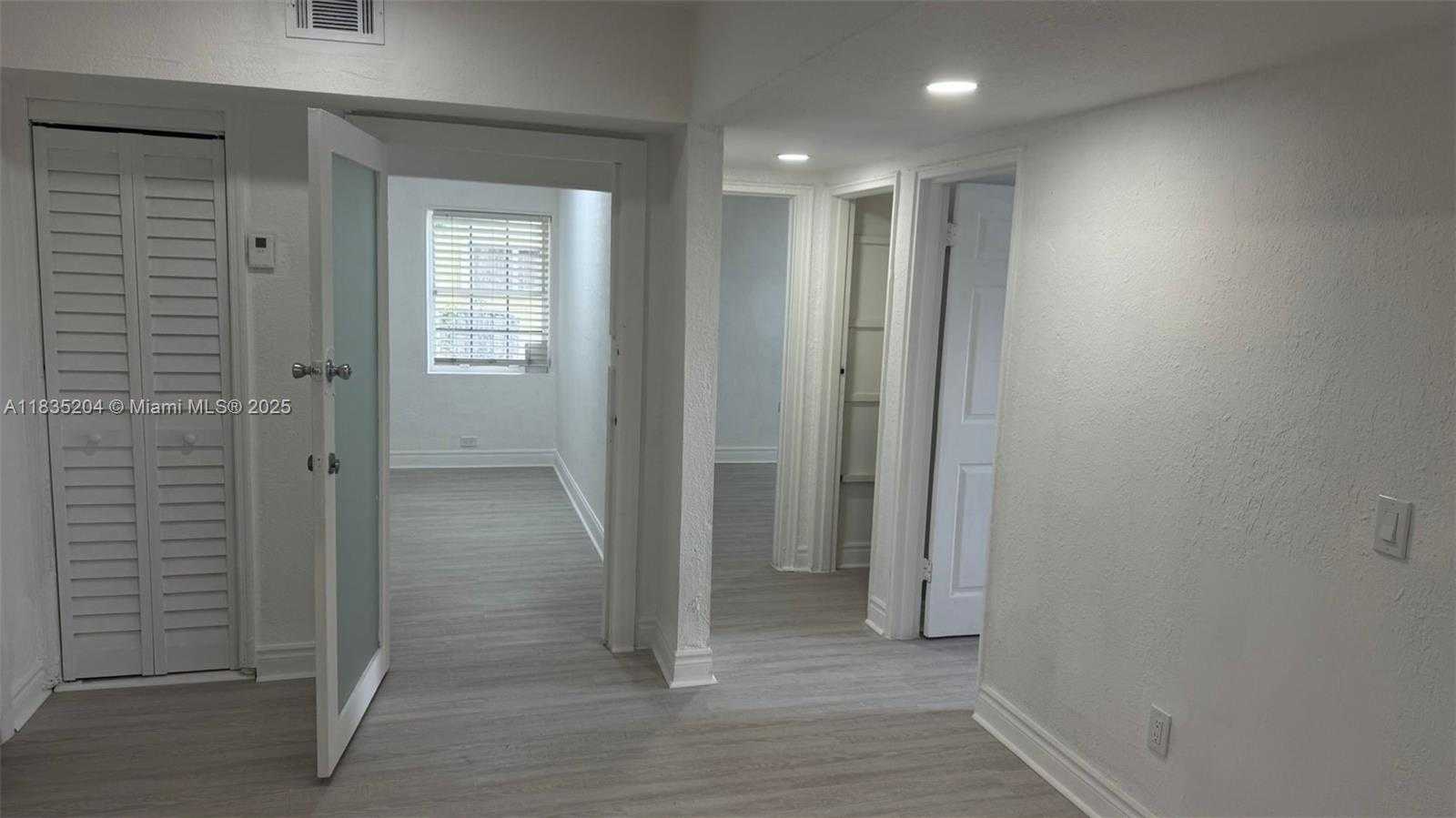 Small Image of 16221 EAST BUNCHE PARK DR, Miami Gardens Number 27