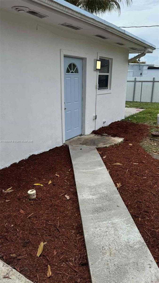 Small Image of 16221 EAST BUNCHE PARK DR, Miami Gardens Number 32