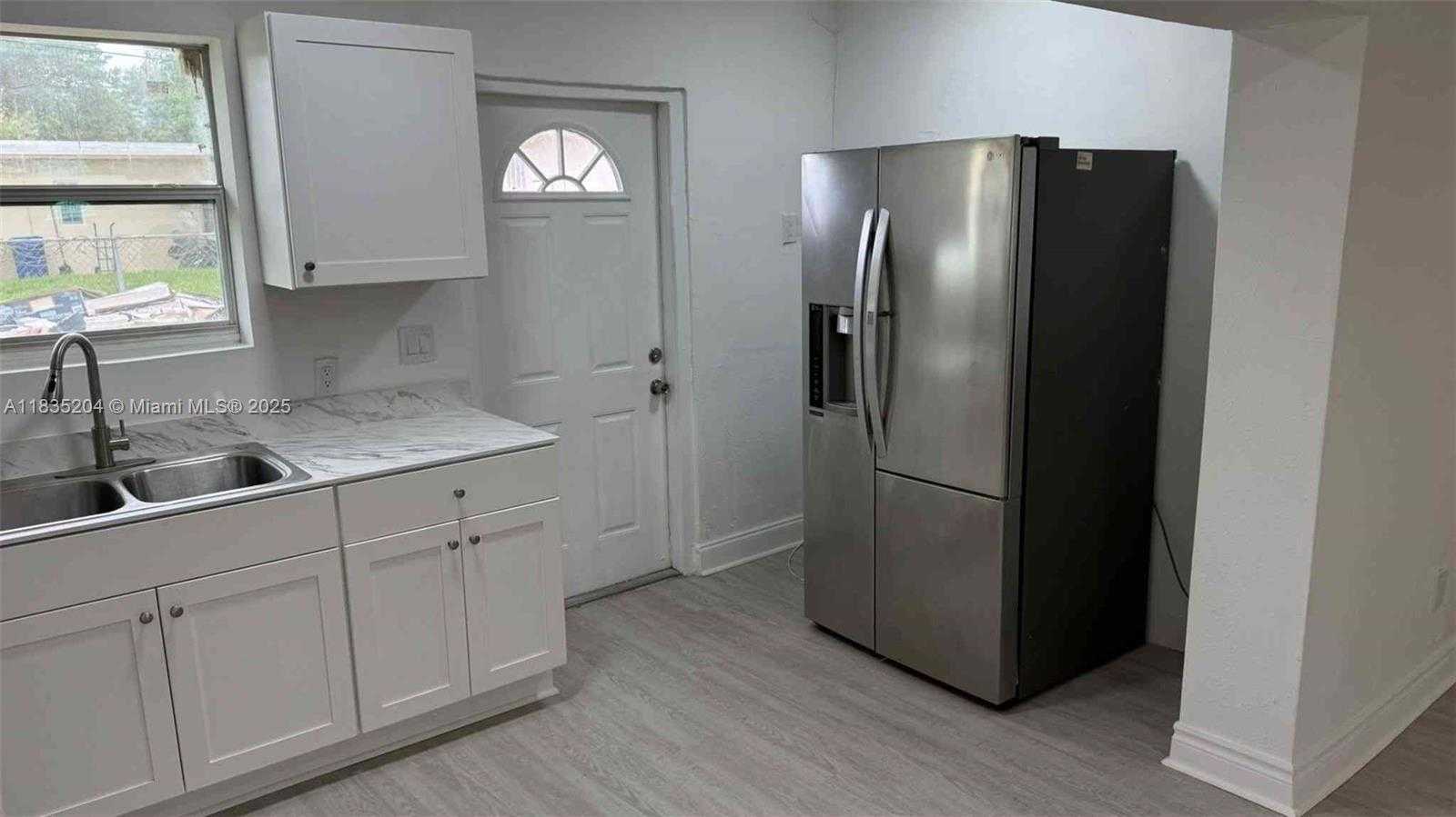 Small Image of 16221 EAST BUNCHE PARK DR, Miami Gardens Number 7