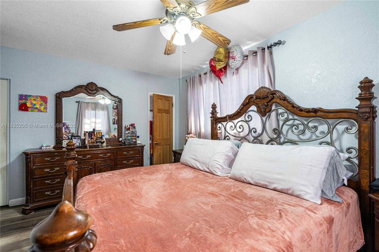 Small Image of 1300 NORTH EAST 203RD ST, Miami Number 12