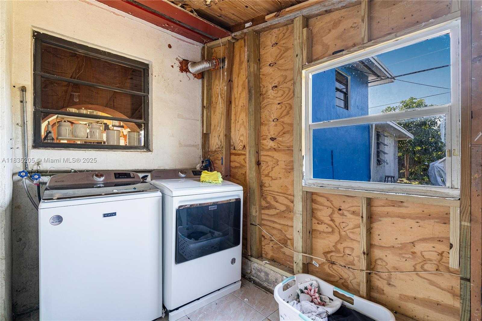 Small Image of 1300 NORTH EAST 203RD ST, Miami Number 22