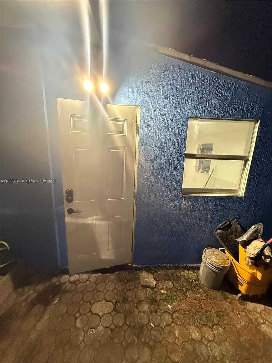 Small Image of 1300 NORTH EAST 203RD ST, Miami Number 26