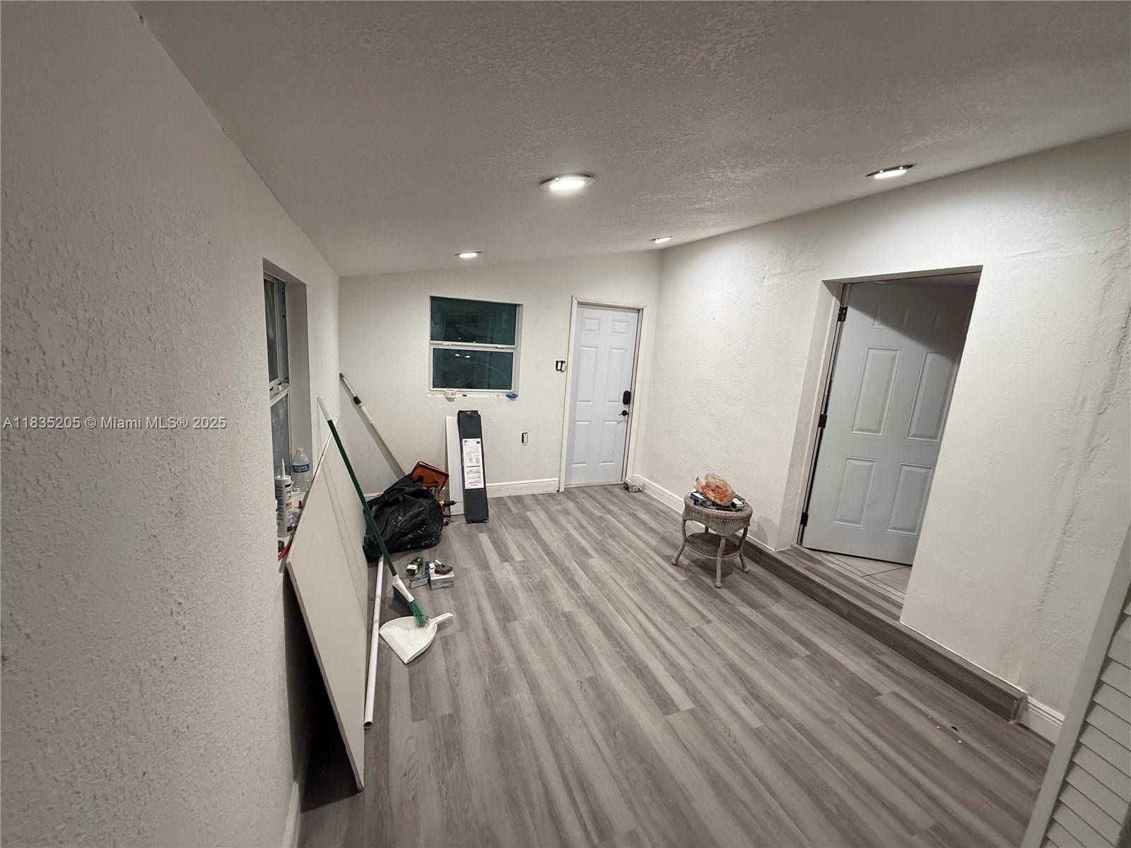 Small Image of 1300 NORTH EAST 203RD ST, Miami Number 27