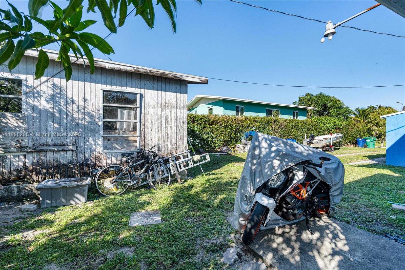 Small Image of 1300 NORTH EAST 203RD ST, Miami Number 31