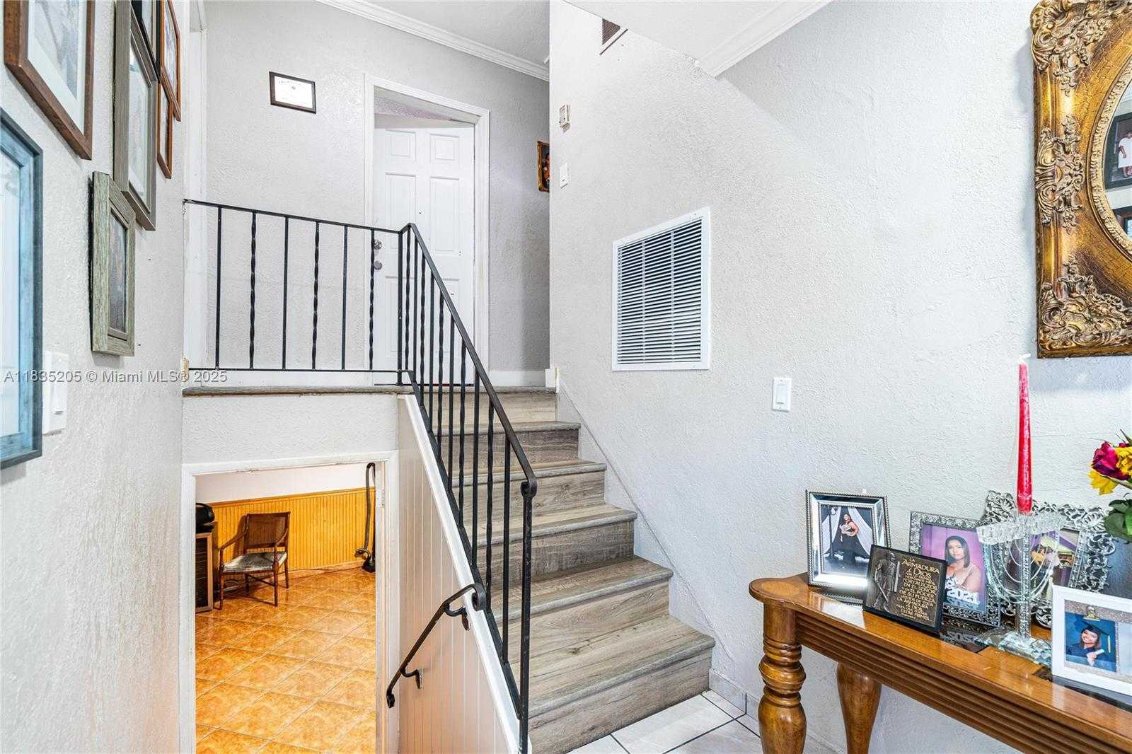 Small Image of 1300 NORTH EAST 203RD ST, Miami Number 6