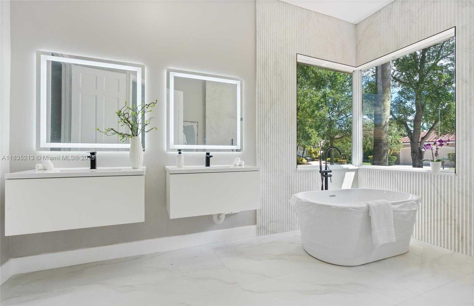 Small Image of 531 STONEMONT DR, Weston Number 5