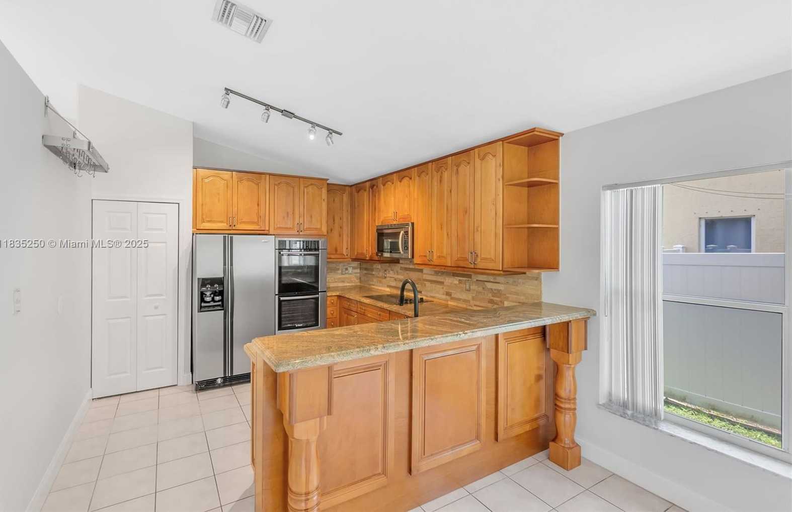 Small Image of 326 SOUTH WEST 162ND AVE, Pembroke Pines Number 16