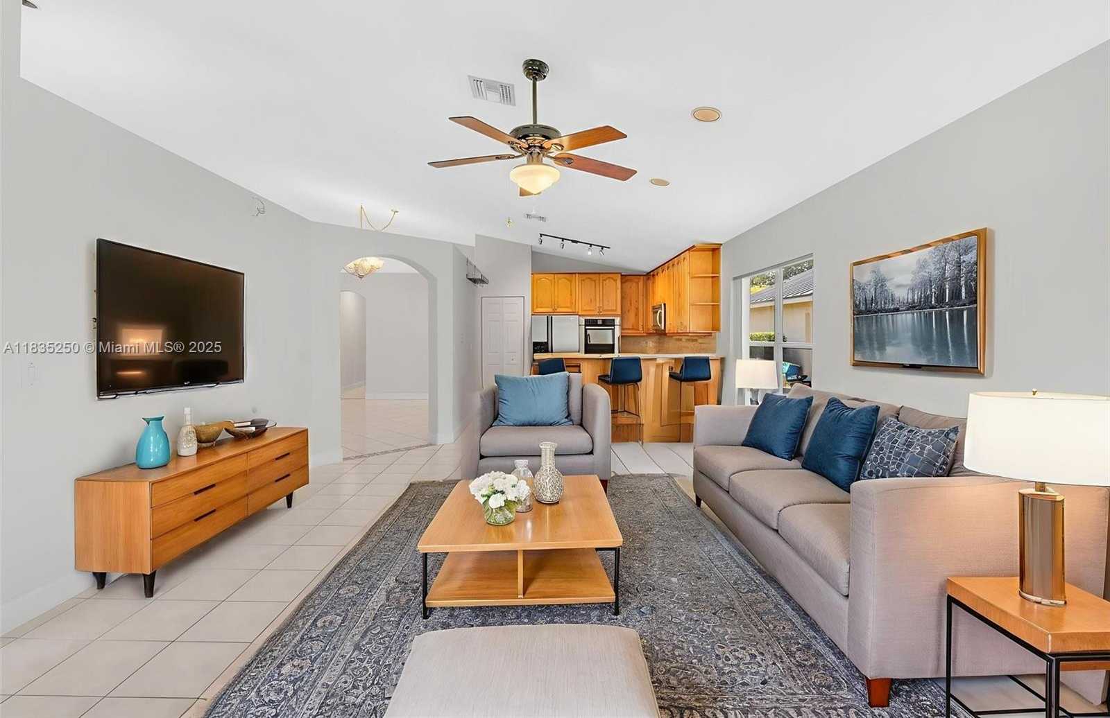 Small Image of 326 SOUTH WEST 162ND AVE, Pembroke Pines Number 18