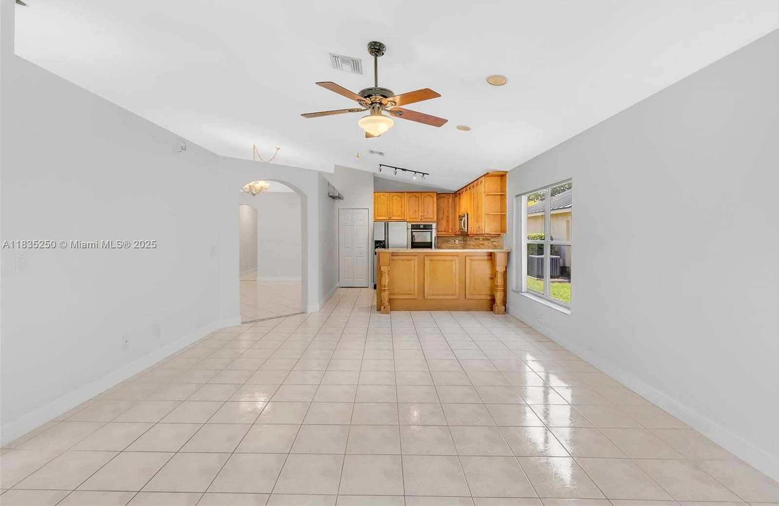 Small Image of 326 SOUTH WEST 162ND AVE, Pembroke Pines Number 19