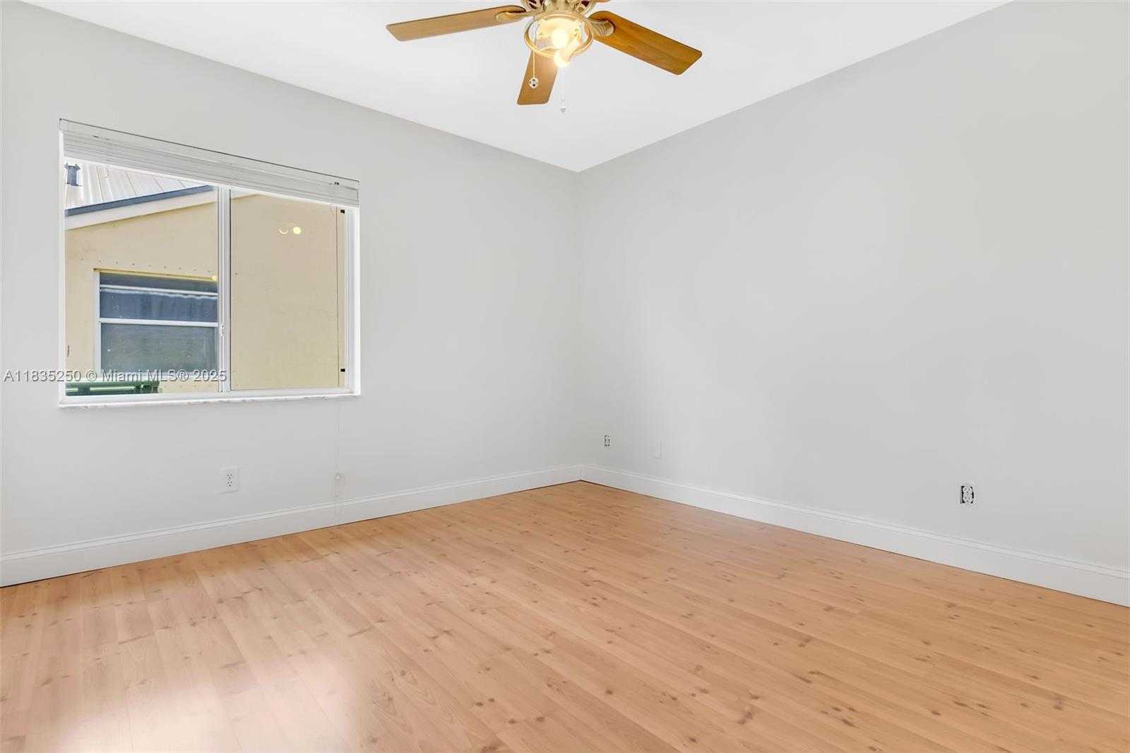Small Image of 326 SOUTH WEST 162ND AVE, Pembroke Pines Number 21
