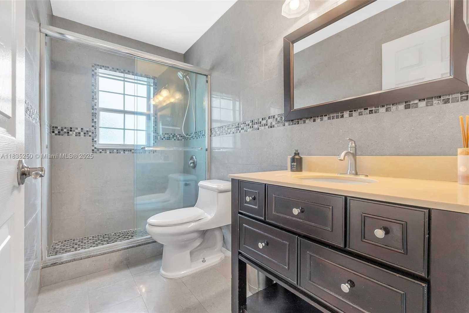 Small Image of 326 SOUTH WEST 162ND AVE, Pembroke Pines Number 23