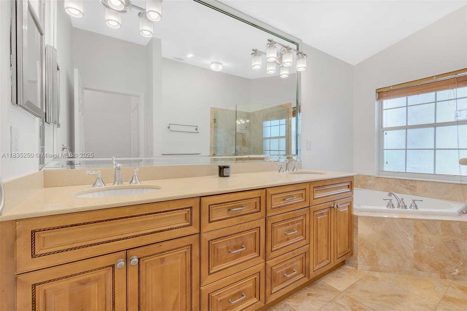 Small Image of 326 SOUTH WEST 162ND AVE, Pembroke Pines Number 32