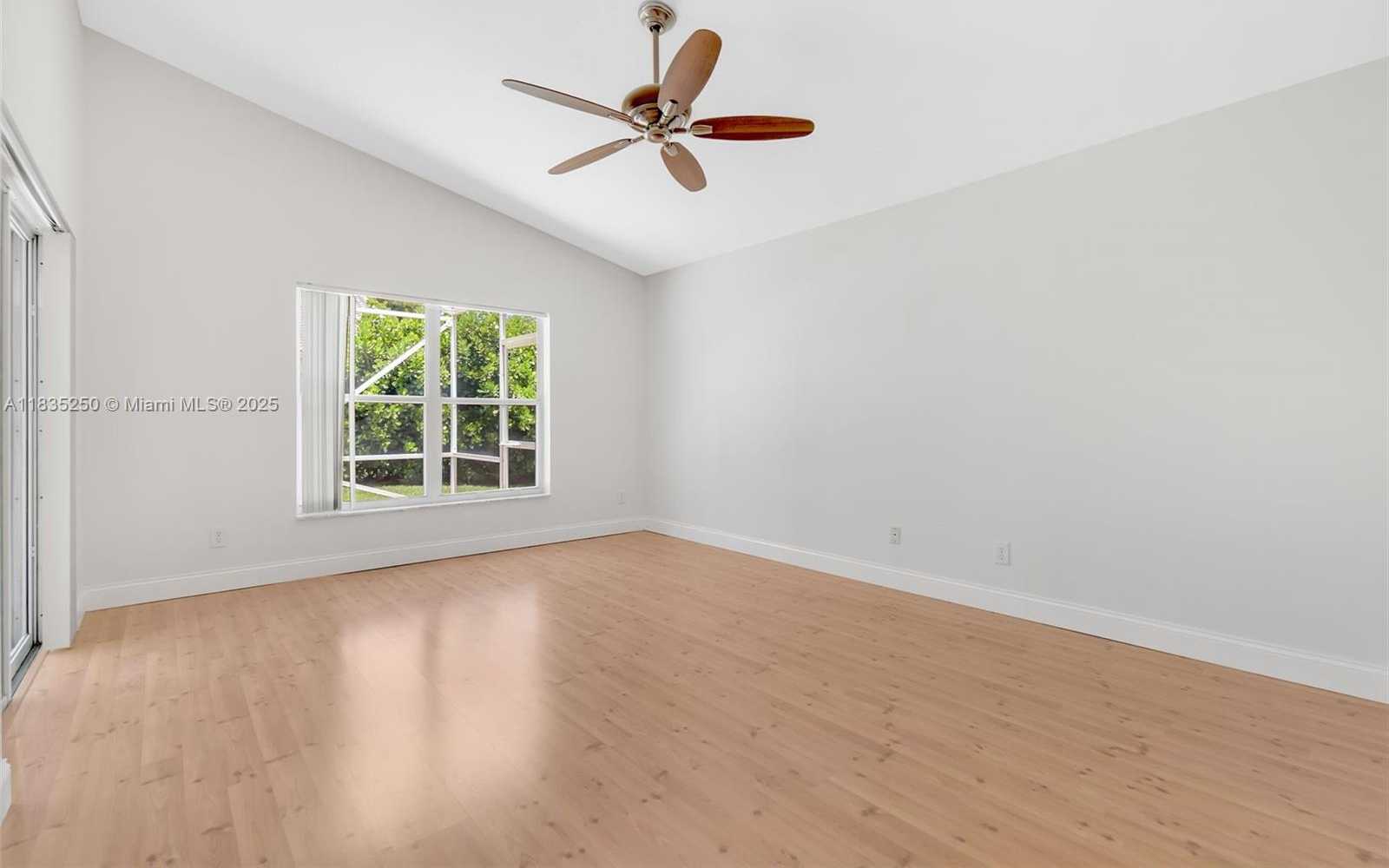 Small Image of 326 SOUTH WEST 162ND AVE, Pembroke Pines Number 35