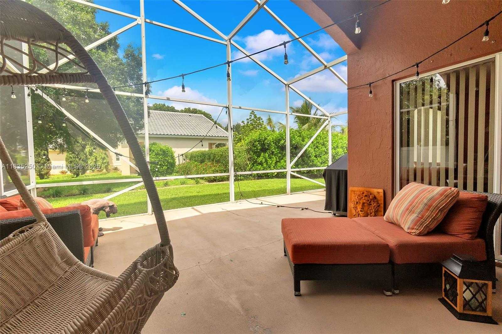 Small Image of 326 SOUTH WEST 162ND AVE, Pembroke Pines Number 37