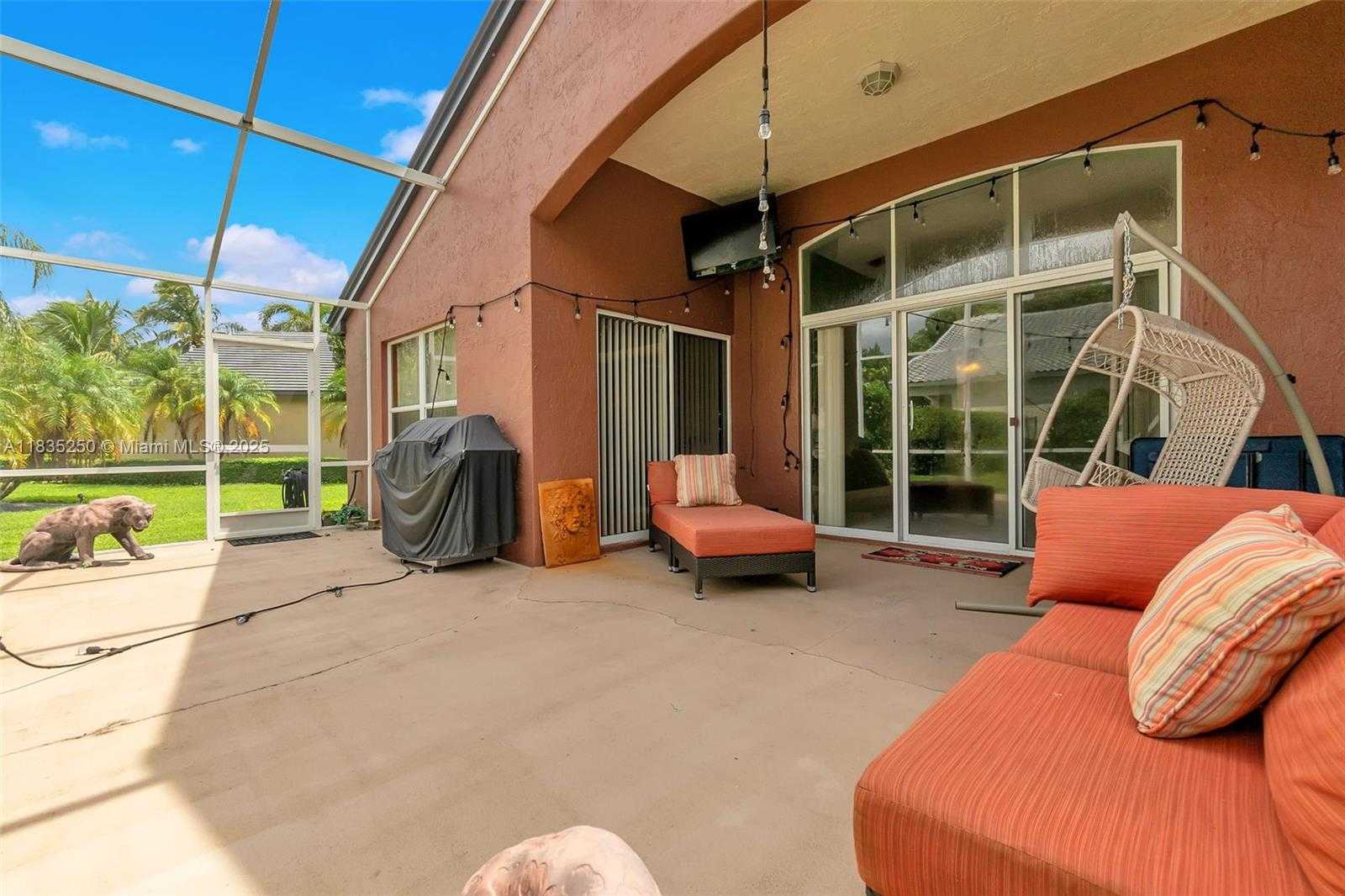 Small Image of 326 SOUTH WEST 162ND AVE, Pembroke Pines Number 38