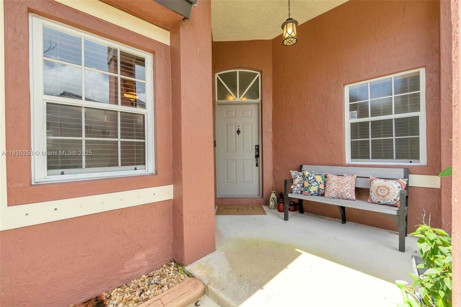 Small Image of 326 SOUTH WEST 162ND AVE, Pembroke Pines Number 43