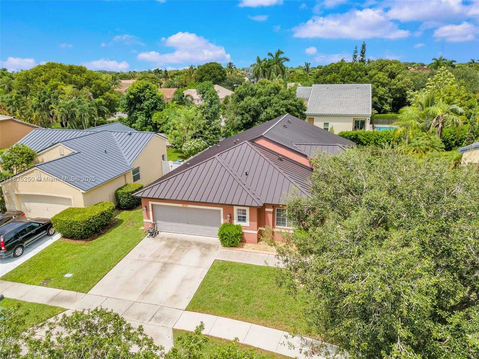 Small Image of 326 SOUTH WEST 162ND AVE, Pembroke Pines Number 44