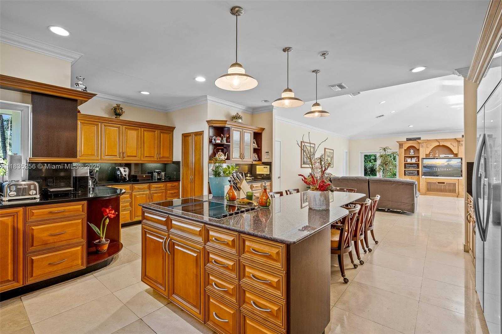 Small Image of 10735 SOUTH WEST 58TH AVE, Pinecrest Number 13