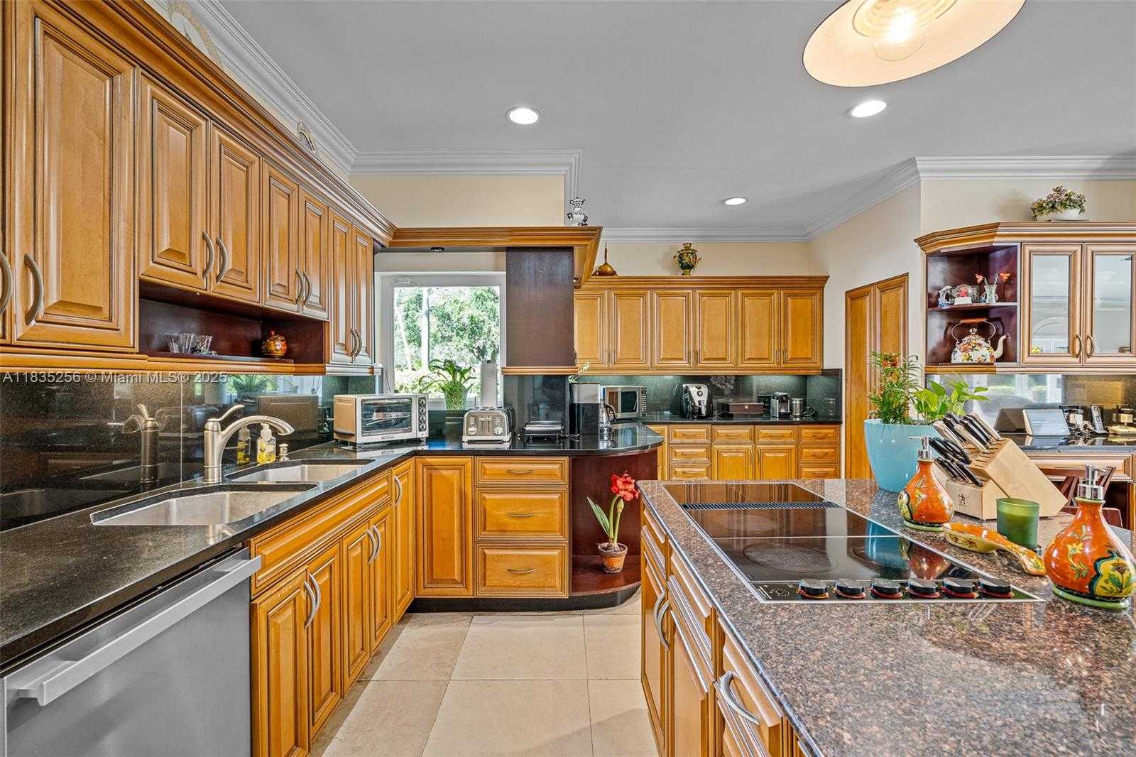 Small Image of 10735 SOUTH WEST 58TH AVE, Pinecrest Number 14