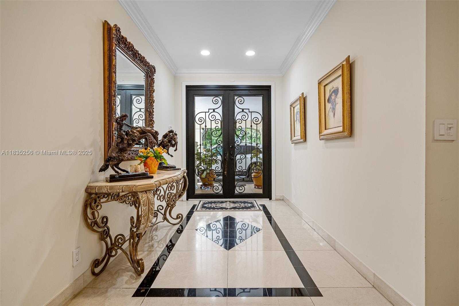 Small Image of 10735 SOUTH WEST 58TH AVE, Pinecrest Number 2
