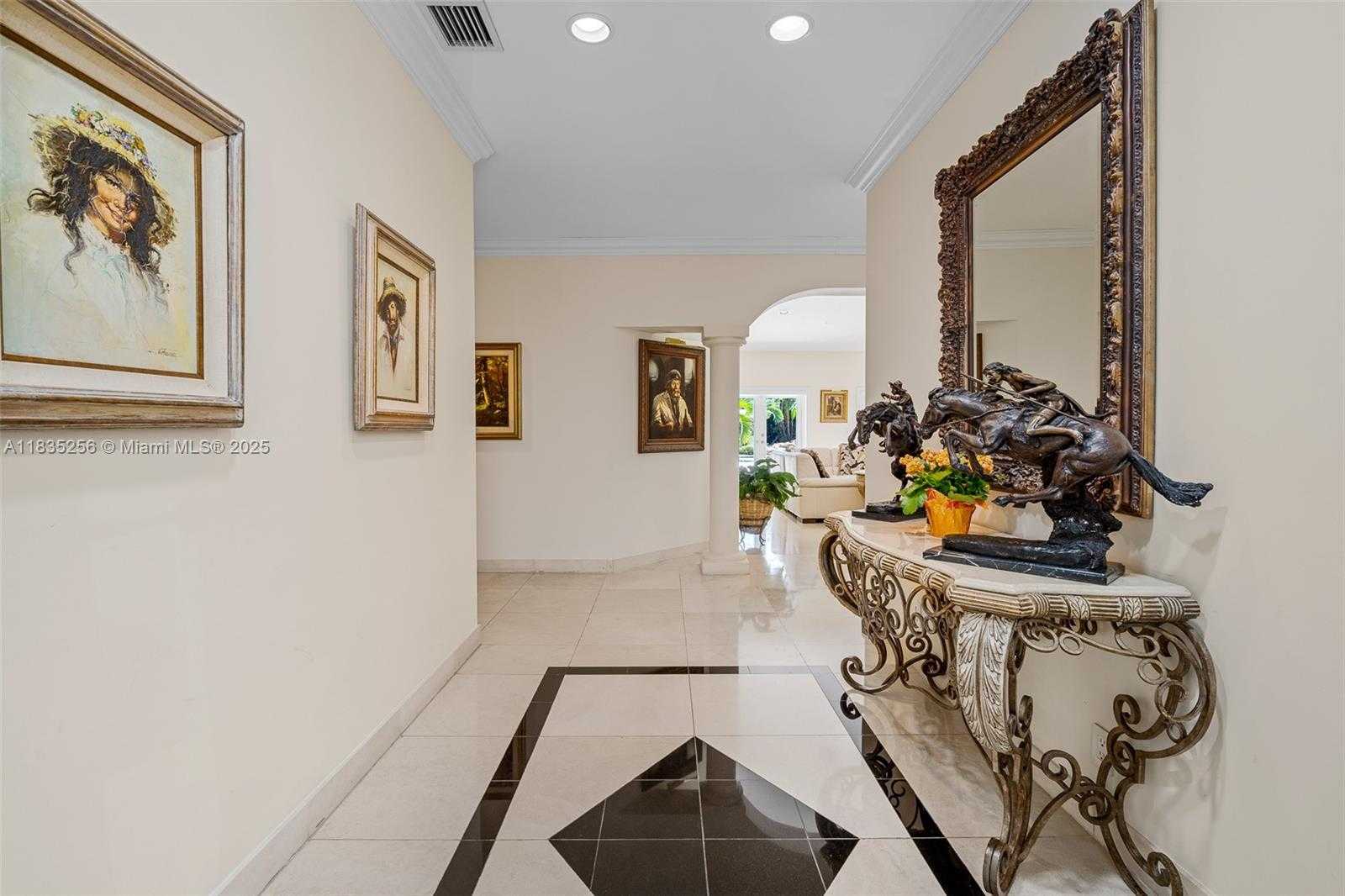 Small Image of 10735 SOUTH WEST 58TH AVE, Pinecrest Number 3